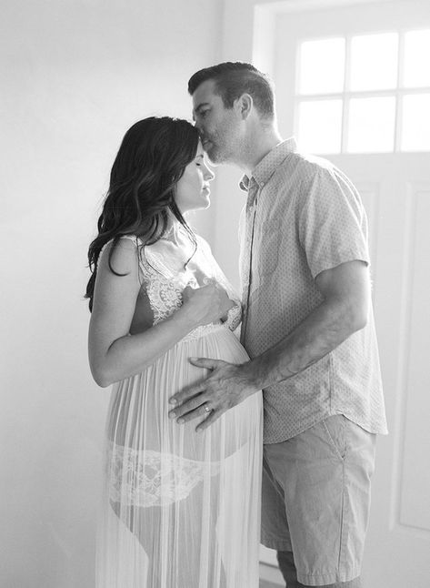 Amanda's maternity photos by Elizabeth Messina | Wedding & Party Ideas | 100 Layer Cake Elizabeth Messina Maternity, Elizabeth Messina, Wedding Party Ideas, 100 Layer Cake, Messina, Maternity Photos, Layer Cake, Pregnancy Photos, Wedding Party