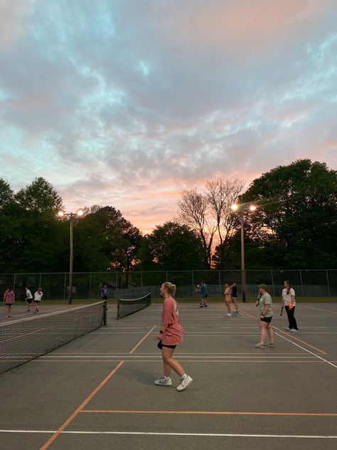 Tennis With Friends Aesthetic, Pickle Ball Tournament, Summer Friend Group Activities, Pickle Ball Aesthetic, Friend Group Activities, Summer Pickleball, Tennis Sunset, Tennis Friends, Pickleball Aesthetic