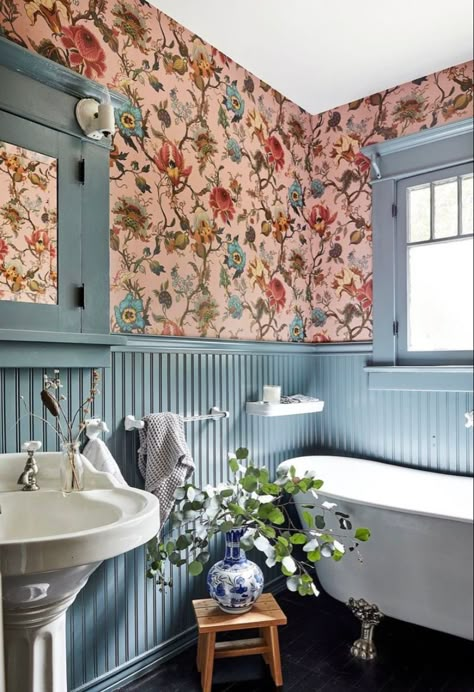 Cottage Bathroom Tiles, Pink Wainscoting Bathroom, Vintage Blue Tile Bathroom Ideas, Blue Pink Bathroom, Vintage Blue Tile Bathroom, Blue And Pink Bathroom, Blue Vintage Bathroom, Pink And Blue Bathroom, Pink Wallpaper Bathroom