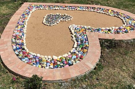 School Rock Garden Ideas, Kindness Rock Garden School, School Rock Garden, Kindness Rock Garden Ideas, Kindness Club Ideas, Kindness Rock Garden, Friendship Bench, Kindness Garden, Kindness Activities For Kids