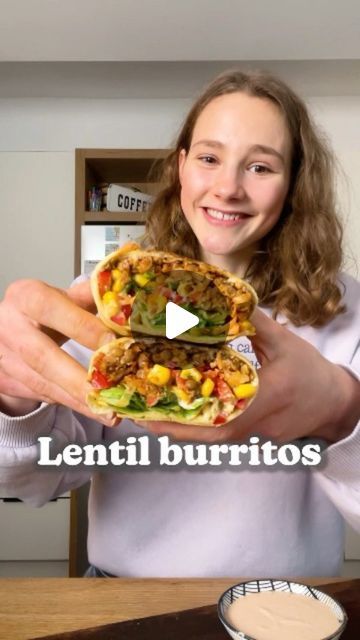 Lentil Burrito, Veggie Salsa, Vegan Bowl Recipes, Cashew Cream Cheese, Vegan Plan, Vegan Recepies, Vegan Burrito, Vegan Challenge, Plant Based Cookbook