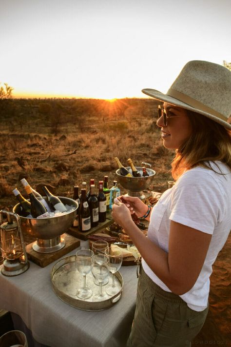 Make Sure You're Safari Chic Londolozi Blog Africa Safari Clothes, Private Jet Travel, Safari Photography, Safari Outfits, Outfit Dinner, Safari Chic, Safari Hat, Luxury Safari, Travel Trends