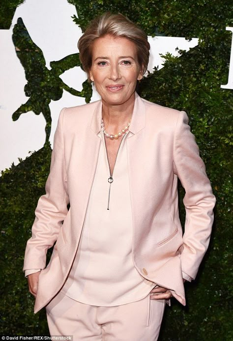 Emma Thompson and daughter Gaia at the Evening Standard Awards Over 60 Fashion, Emma Thompson, Advanced Style, Ageless Style, 60 Fashion, 인물 사진, Fashion Over 50, Look Fashion, Celebrity Style