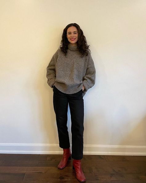 Sabina (@librarians.wardrobe) • Instagram photos and videos Babaa Sweater Outfit, Babaa Sweater, Babaa Sweaters, Canada Outfits, 2023 Mood, Overall Outfit, Hodge Podge, Door Ideas, Winter 2023