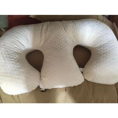 The TWIN Z Feeding Pillow for Twin Babies Brand: Twin Z Color: White Type: Feeding Pillow for Twin Babies Purchased: 2023 Usage: Used for 3 months Condition: No defects Comment us for more details #TwinZFeedingPillow #TwinBabies #FeedingPillow #NewMom #BabyGear #TwinMom #ParentingEssentials #BabyProducts #NoDefects #SecondHandBabyItems #GentlyUsed #Twins #pyarababy #mybaby Feeding Pillow, Twin Mom, Twin Babies, Baby Gear, Baby Items, New Moms, 3 Months, Twins, Color White