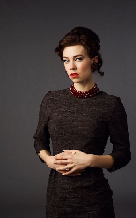 Margaret - 02 The Crown Outfits, Vanessa Kirby The Crown, Crown Makeup, Crown Netflix, The Crown Series, Crown Aesthetic, Vanessa Kirby, Princess Margaret, Fashion Tv