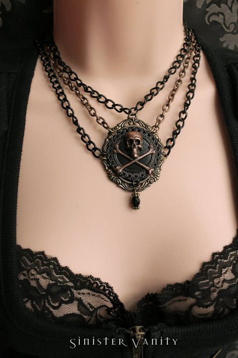 Gothic Skull Crossbones Necklace Steampunk by SinisterVanity, $45.00 Steampunk Pirate, Pirate Jewelry, Style Steampunk, Skull Crossbones, Goth Jewelry, Gothic Skull, Gothic Steampunk, Estilo Punk, Steampunk Jewelry