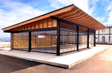 Home Roof Design, Industrial House Exterior, Outdoor Restaurant Design, Steel Frame House, Farmhouse Kitchens, Backyard Pavilion, Container House Design, Container Homes, Steel House