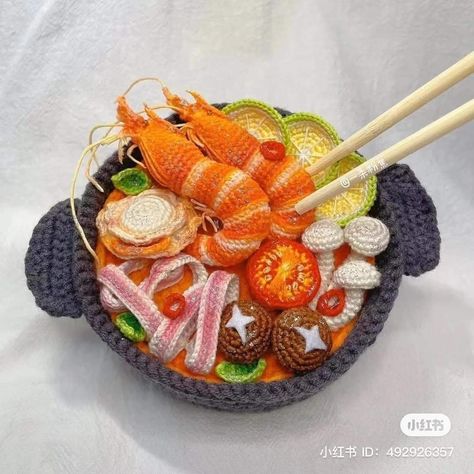 Crochet Tomato Slice, Crochet Ramen Bowl, Crochet Food Bag, Crocheted Food, Food Crochet, Russian Christmas, Easy Crochet Animals, Yellow Dog, Crochet Business