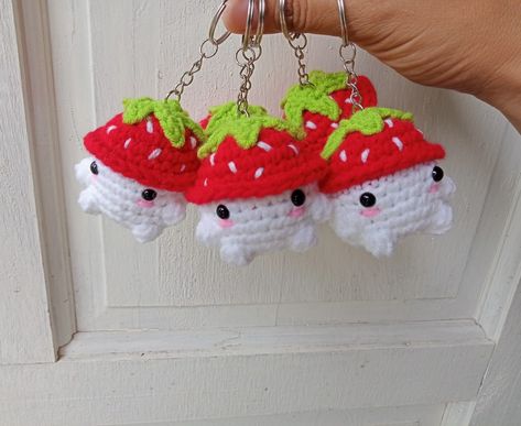 Valentines Crochet Ideas, Bag Charm Crochet, Mushroom Patterns, Crochet Mushrooms, Crochet Flower Bag, Charm Crochet, Crochet Pouf, Diy Paper Flowers, Crochet Nursery