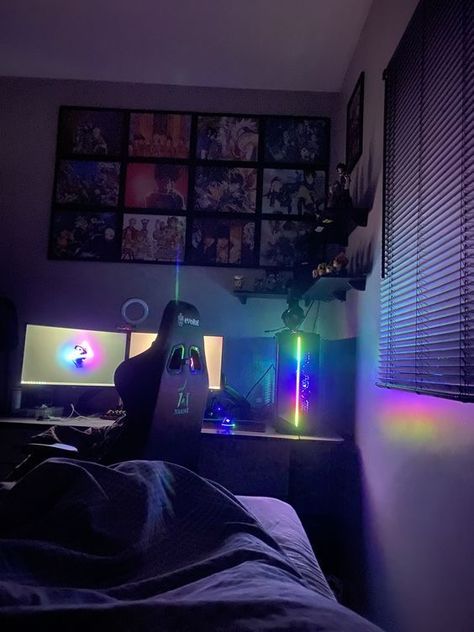 Bedroom Inspirations For Small Rooms, Bedroom Gaming Room, Bedroom Gaming, Small Game Rooms, Music Studio Room, Setup Gamer, Video Game Room Design, Bedroom Games, رعب نفسي