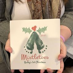 Baby First Christmas Tree, Mistletoes Footprint Craft, Baby Christmas Crafts, Baby Footprint Art, Christmas Baby Pictures, First Christmas Tree, Footprint Keepsake, Grandpa Christmas, Baby Art Projects