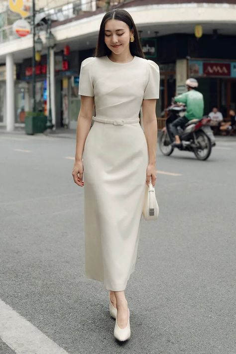 Aesthetic Lawyer, Sunday Dress Outfit, The Best Aesthetic, Chinese Fancy Dress, Vietnam Dress, Best Aesthetic, Bride Dress Simple, Lawyer Fashion, Gown Suit