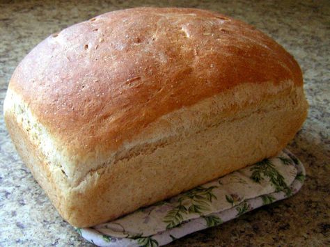 Easy Homemade Bread ~ a fantastic basic recipe.  Butter with a Side of Bread #recipe #bread Amish Breads, Amish Food, Home Made Bread, Bread Biscuits, Farm Recipes, Amish Bread, Mennonite Recipes, Best Homemade Bread Recipe, Loaves Of Bread