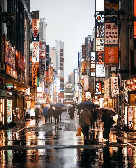 Japan Astetic, Japanese Street Photography, Aesthetic Rainy Day, Japan Moodboard, Ramen Restaurant, Poster Japanese, Life Vision, Japan Street, Life Vision Board