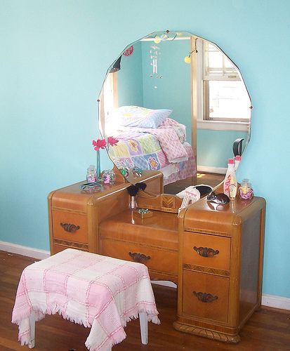 vanity. Art Deco Vanity, 60s Retro, Vintage Memory, Deco Furniture, Art Deco Furniture, Vintage Vanity, The Good Old Days, Best Memories, Bedroom Set