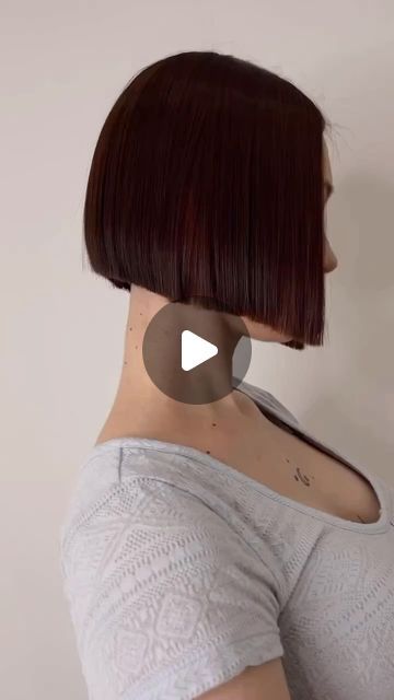 Short Bob With Shaved Back, Side Shave Bob, Bob With Shaved Back, Bob With Side Shave, Bob Shaved Nape, Aline Bob, Shaved Bob, Glass Hair, Haircut Inspo