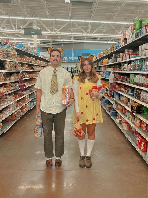 Halloween couples costsume ideas. Movie character costume. Fantastic mr fox costume. Wes Anderson. Fantastic Mr Fox Characters, Mr Fox Costume, Movie Couples Costumes, Fantastic Mr Fox Costume, Fox Halloween Costume, Mr And Mrs Fox, Movie Character Halloween, Fox Halloween, Movie Character Costumes