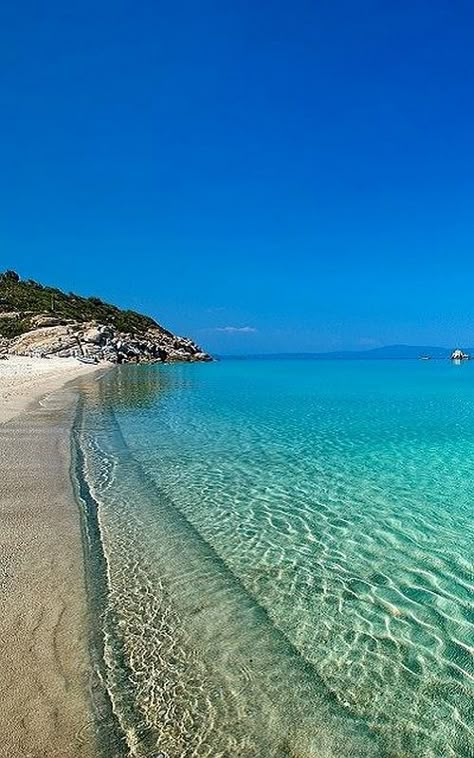 Kriopigi Beach, Kassandra, Halkidiki, Greece Greece Sea, Halkidiki Greece, Greece Beach, Beach Wallpaper, Thessaloniki, Beautiful Places To Travel, Greece Travel, Pretty Places, Travel Aesthetic