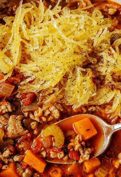 Spaghetti Squash Soup With Sausage, Spaghetti Squash Chili, Dinner Recipes With Spaghetti Squash, Squash Soup Low Calorie, Soup With Spaghetti Squash, Spaghetti Squash Soup Creamy, Spaghetti Squash Recipes Soup, Turkey Squash Soup, Ground Turkey Spaghetti Squash Recipes