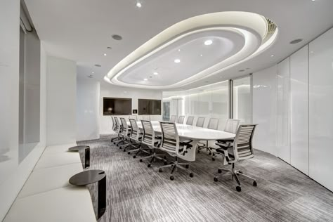 Oval-shaped light trough is applied to the ceiling of meeting rooms and VIP rooms which is coherent with the main theme of the office and synchronize with lobby. Futuristic Meeting Room, Futuristic Office, Meeting Room Design, Design Strategies, Cozy Interior Design, Office Interior Design Modern, Vip Room, Office Space Design, Hall Interior