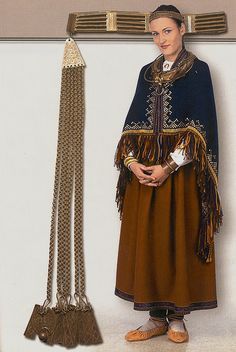 13th century baltic clothing - Google Search Traditional Baltic Clothing, Baltic Traditional Clothing, Baltic Clothing, Baltic Jewelry, Baltic Fashion, Latvian Traditional Clothing, Medieval Scandinavian Clothing, Old Slavic Clothes, Historically Accurate Viking Clothing