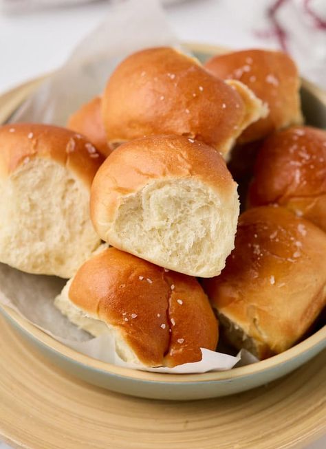 Quick Bread Rolls, Air Fryer Dinner, Vegan Dinner Rolls, Air Fryer Recipes Snacks, Fluffy Dinner Rolls, Homemade Buns, Baking Buns, Homemade Rolls, Air Fryer Oven Recipes