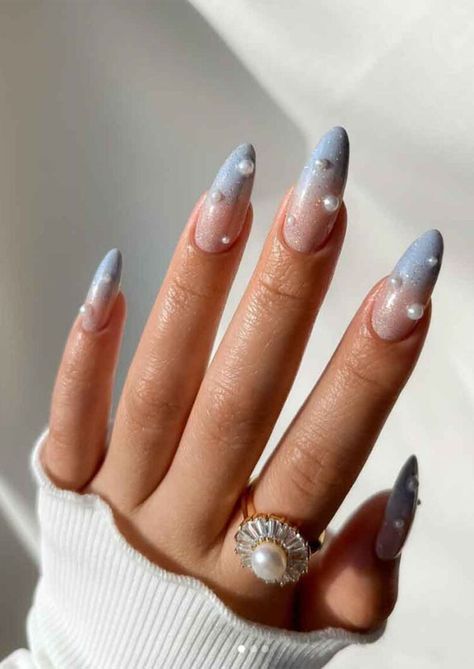 Pretty Classy Winter Nails Designs for 2023 Blue Wedding Nails, Blue And White Nails, Blue Gel Nails, Nagel Tips, Smink Inspiration, Simple Gel Nails, Casual Nails, Pearl Nails, Winter Nail Designs