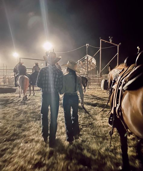 I Love Cowboys, Country Husband And Wife, Date Ideas Country, Country Dates Ideas, Farmer Boyfriend, Western Relationship Goals, Cowboy Bf Aesthetic, Western Love, Rodeo Girlfriend