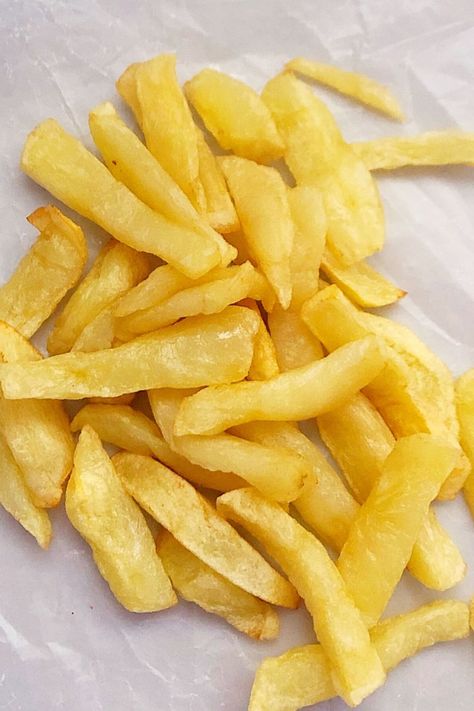 South African Slap Chips - French Fries • Tamarind & Thyme Slap Chips, Creamy Potato Bake, Creamy Garlic Mashed Potatoes, South African Dishes, African Dishes, Fried Chips, Best Chips, Salted Caramel Fudge, South African Recipes