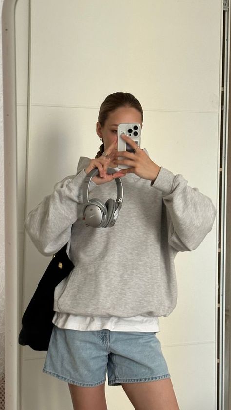 EFAN Womens Oversized Sweatshirts Pullover Hoodies Fleece Sweaters Long Sleeve With Pockets Winter Fall Outfits Y2k Clothes Sweatshirt And Jorts Outfit, Hoodie Outfit Inspiration, Grey Shirt Outfit Aesthetic, Grey Oversized Hoodie Outfit, Light Gray Hoodie Outfit, Oversized Grey Sweatshirt Outfit, Hoodie And Jorts Outfit, Oversized Grey Hoodie Outfit, Grey Sweatshirt Outfit Aesthetic