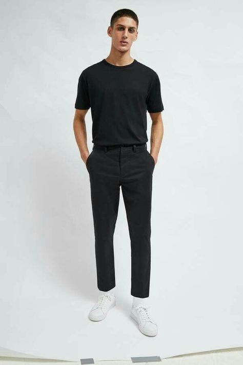 Black Trousers Outfit Man, Black Trousers Outfit, Trousers Outfit Men, Mens Work Outfits, Minimalist Fashion Men, Minimalist Men, Black Chinos, Outfits Hombre, Mens Formal Wear