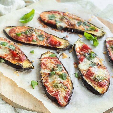 Aubergine+pizza’s Aubergine Pizza, Pizza Vans, Low Carb Pizza, Happy Foods, Fabulous Foods, Healthy Cooking, Yummy Dinners, Vegetable Pizza, Mozzarella