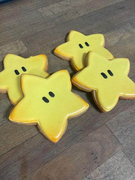 Super Mario stars Star Cookies Royal Icing, Star Royal Icing Cookies, Star Cookies Decorated, Night To Shine, Star Shaped Cookies, Frosted Cookies, Sugar Biscuits, Royal Iced Cookies, Decorating 101