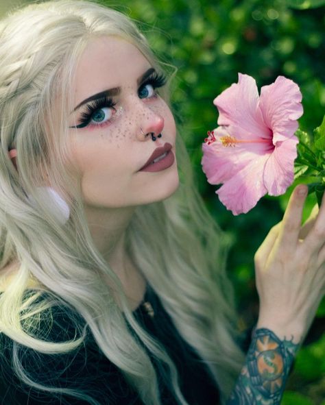 1,575 Likes, 19 Comments - faith (@faithfitzgerald) on Instagram: “thank you so much @lauraxreynolds for making me feel like a beautiful elven princess🌿🧝🏻‍♀️ *anyone…” Elf Beauty, Makeup Freckles, Fantasy Elf, Elven Princess, Forest Elf, Princess Costume, Fantasy Makeup, Creative Makeup, Feel Like