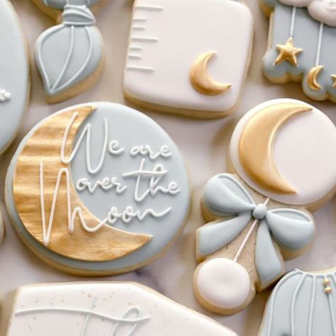 Over The Moon Cookies Decorated, Over The Moon Baby Shower Cookies, Over The Moon Cookies, To The Moon And Back Baby Shower Ideas, Moon Cookies, Baby Shower Treats, Moon Baby Shower, Gender Party, Moon Baby