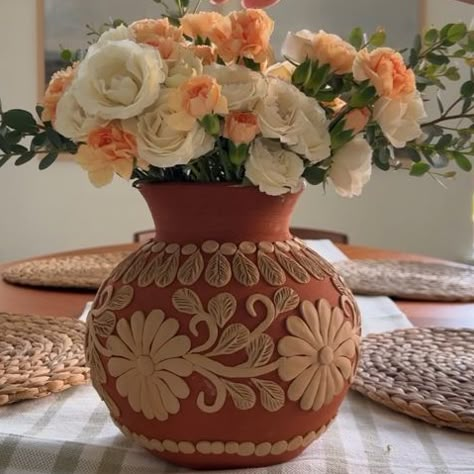 Mexican Theme Flower Centerpieces, Rustic Mexican Wedding Decor, Mexican Jarritos Centerpieces, Mariachi Centerpieces, Hacienda Theme Quinceanera, Spanish Style Centerpieces, Mexican Quince Centerpieces, Diy Cantaritos Centerpieces, Charro Wedding Ideas Centerpieces