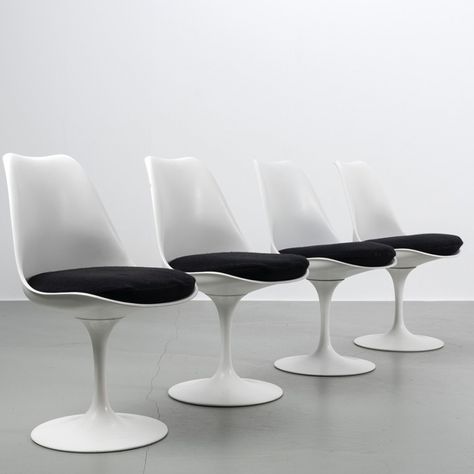 For sale: Set of 4 Tulip chairs by Eero Saarinen for Knoll, 1950s Tulip Chair Saarinen, Tulip Chairs, Saarinen Executive Chair, Eames House, Case Study Houses, Miller Homes, Tulip Chair, Eero Saarinen, Futuristic Design