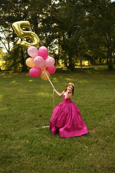 Disney Princess Birthday Photoshoot, 6 Year Birthday Picture Ideas, Birthday Photoshoot Ideas 6 Year, Royal Photo Shoot Ideas, Girl 5th Birthday Photoshooting Ideas, Princess Birthday Photoshoot Photo Ideas, Girl Birthday Photoshooting Outdoor, Princess Photoshoot Ideas Kids, Five Year Old Photo Shoot Ideas