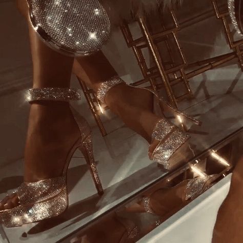 Mode Gossip Girl, Timberland Heels, Diamond Heels, Glitter Photography, Glam Aesthetic, Boujee Aesthetic, Heels Aesthetic, Miss Lola, Badass Aesthetic