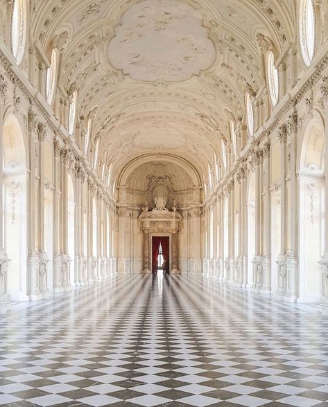 Baroque Interior, Alice In Wonderland Wedding, European Architecture, Classical Architecture, Living Room Colors, Beautiful Architecture, Turin, 17th Century, Art And Architecture