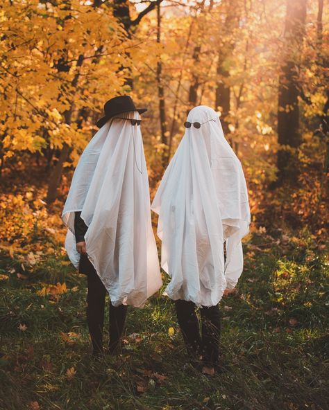 🧡🎃 we are slowly getting there 🫶 📸 @fiala_mates #halloweencostume #halloween2024 #ghosttrend #ghostphotoshoot #autumnphoto Ghosts Couple Costume, Ghost Photos, Fall Photos, Couples Costumes, Halloween Costumes, Ghost, Halloween