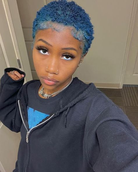 Coloring Curly Hair, Blue Natural Hair, Curly Hair Color, Big Chop Natural Hair, Short Blue Hair, Short Dyed Hair, Short Natural Curly Hair, Short Shaved Hairstyles, Dark Blue Hair