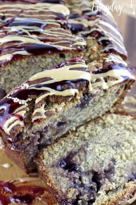 Peanut Butter Banana Bread Muffins, Peanut Butter Banana Bread Recipe, Jelly Bread, Peanut Butter Banana Bread, Peanut Butter Bread, Healthy Foods To Make, Banana Bread Muffins, Diet Smoothie Recipes, Cookie Snack