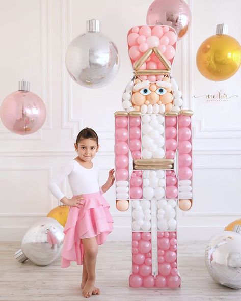 Nutcracker Balloon, Nutcracker Christmas Party, Teenager Party, Christmas Balloons, Balloon Design, Pink Balloons, Balloon Art, Noel Christmas, Nutcracker Christmas