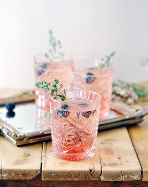 10 Easy Prosecco Cocktail Recipes to Make - PureWow Prosecco Recipes, Cocktail Prosecco, Prosecco Cocktail Recipes, Easy Summer Cocktail Recipes, Cocktail Design, Spring Cocktails Recipes, Wedding Signature Drinks, Sparkling Cocktail, Prosecco Cocktails