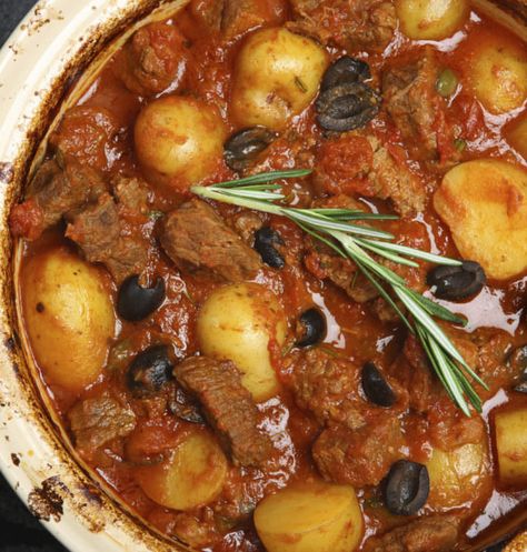 Skordostoumbi - Greek Style Beef with Garlic, Olives Recipe Greek Beef Recipes, Greek Meat Recipes, Greek Meat, Greece Places, Beef Olives, Greek Menu, Greek Dinners, Olive Recipes, Greek Olives