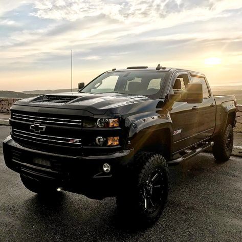 Black Chevy Slverado 2500HD Z71 with big wheels Black Big Trucks, Black Silverado Truck, Black Chevy Truck, Black Chevy Silverado, Chevy Z71, Black Trucks, Chevy 2500, Lifted Silverado, Truck Chevy