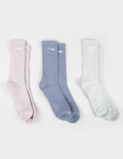 NIKE Everyday Plus Cushioned 3 Pack Crew Socks - BLUE COMBO | Tillys Nike Dry Fit Socks, Pack Of Socks, Colorful Nike Socks, Cute Nike Socks, Nike Socks Women, New Balance 480, Dri Fit Socks, Socks Gym, Wwe T Shirts