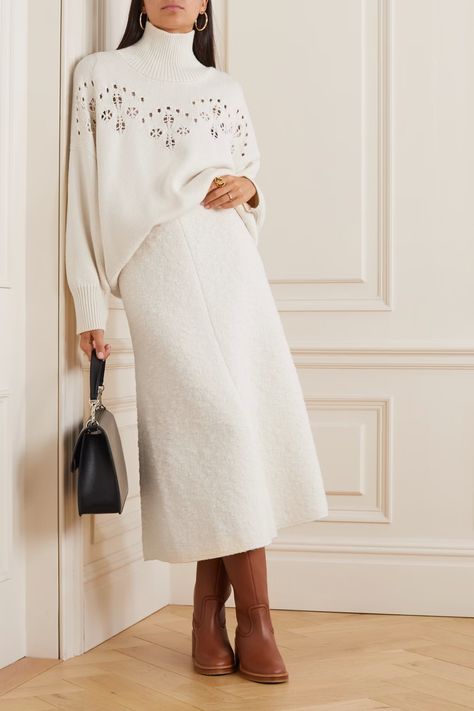 Wool Skirt Outfit Winter, Wool Skirt Outfit, Long Flowing Skirts, Chloe Clothing, Winter Skirt Outfit, Wool Clothing, Wool Skirt, Fashion Attire, Matthew Williamson